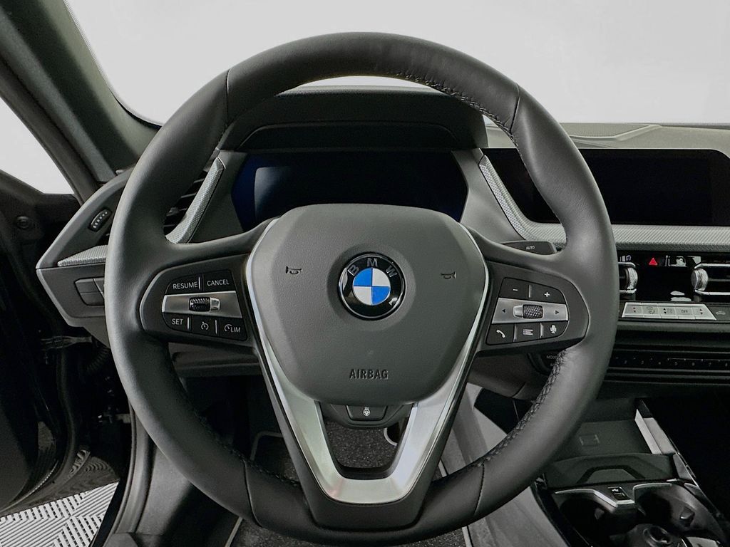 Thumbnail: 2024 BMW 2 Series - 10