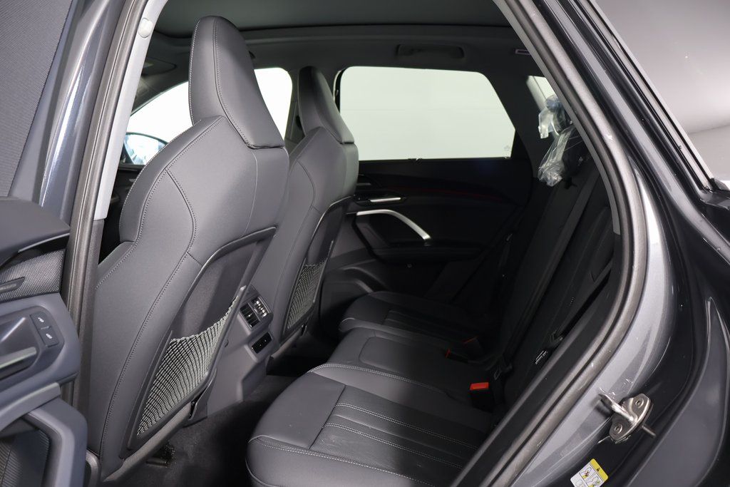 Thumbnail: 2025 Audi Q5 - 6