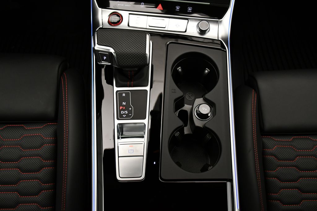 Thumbnail: 2026 Audi RS 6 - 28