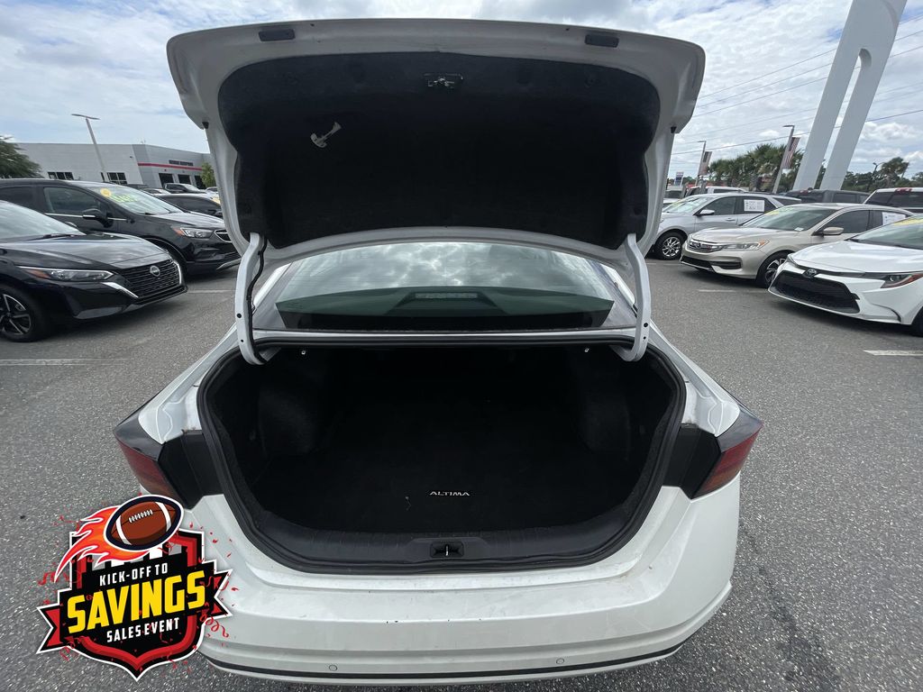 Used 2024 Nissan Altima Sedan