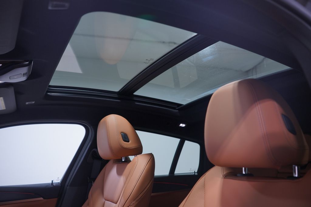 Thumbnail: 2023 BMW X4 - 8