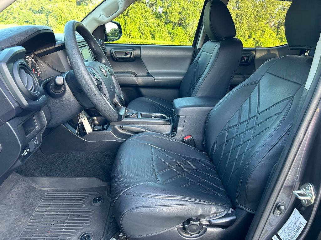 Thumbnail: 2019 Toyota Tacoma - 13