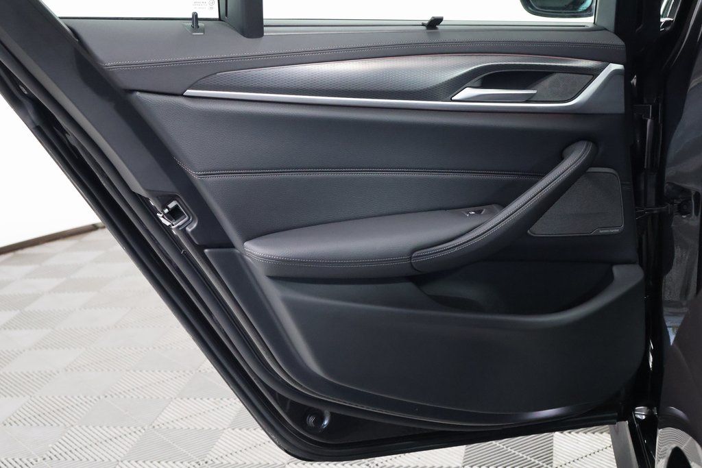 Thumbnail: 2023 BMW 5 Series - 13