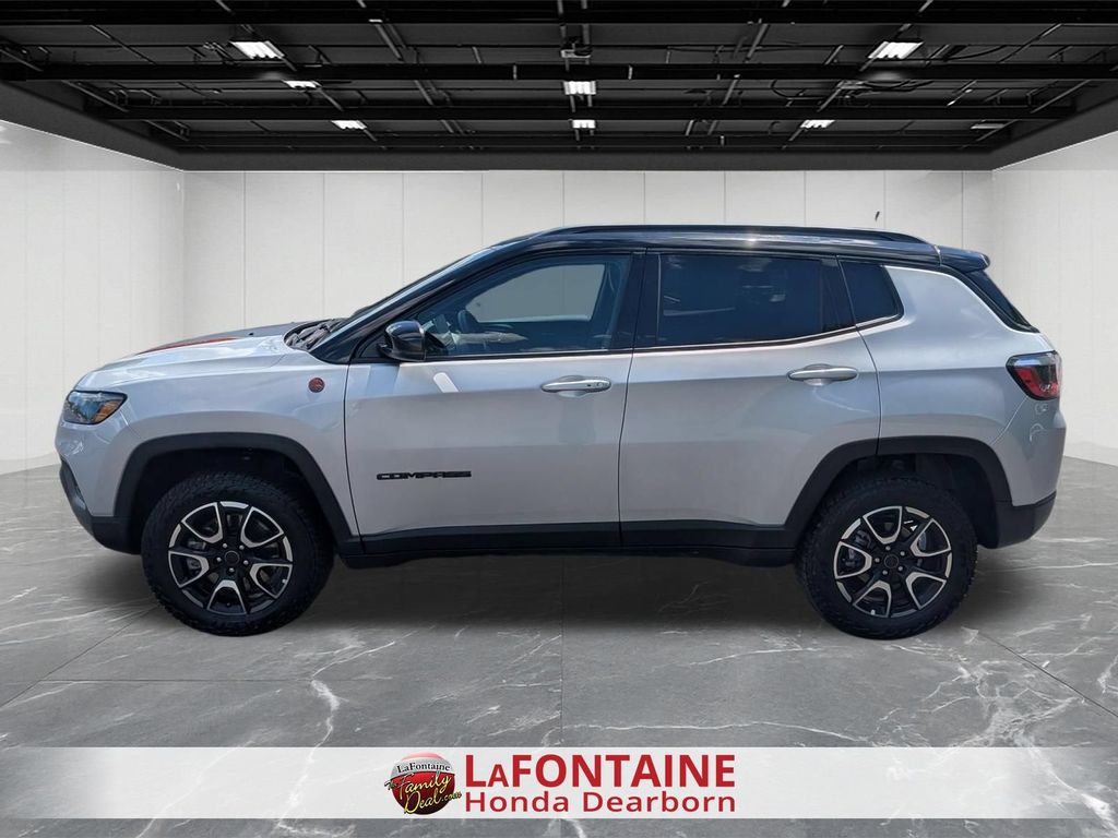 2025 Jeep Compass Trailhawk - Photo 2