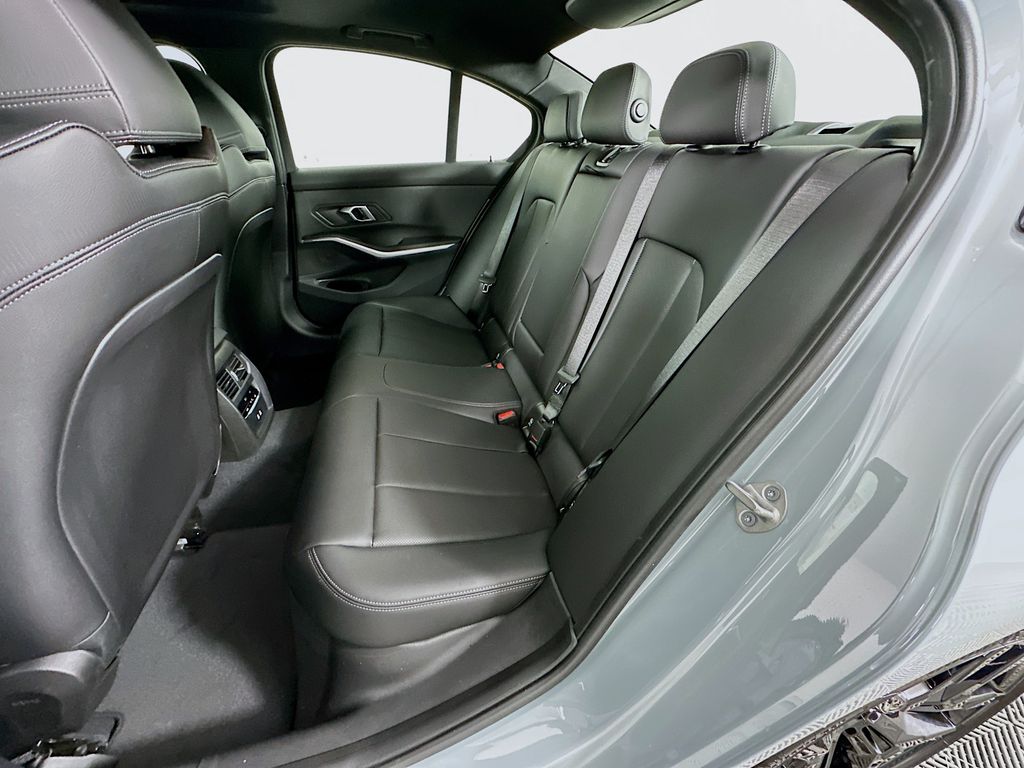 Thumbnail: 2026 BMW 3 Series - 17