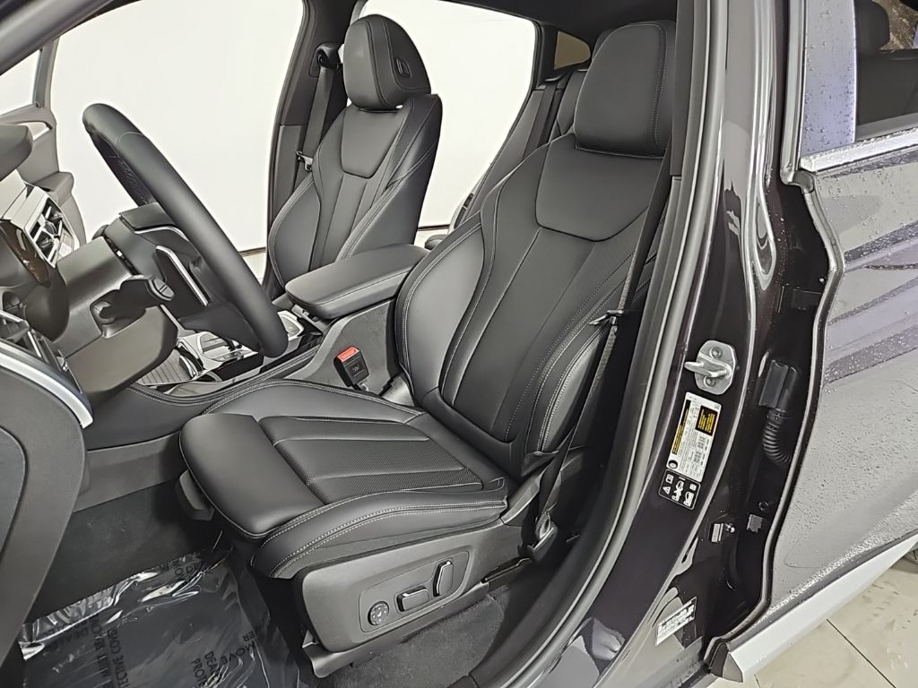 Thumbnail: 2025 BMW X4 - 22