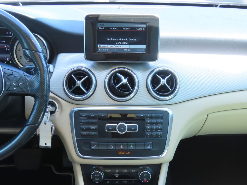 Thumbnail: 2015 Mercedes-Benz GLA - 8