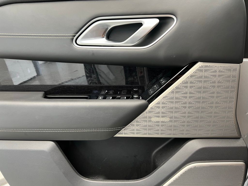 Thumbnail: 2020 Land Rover Range Rover Velar - 21