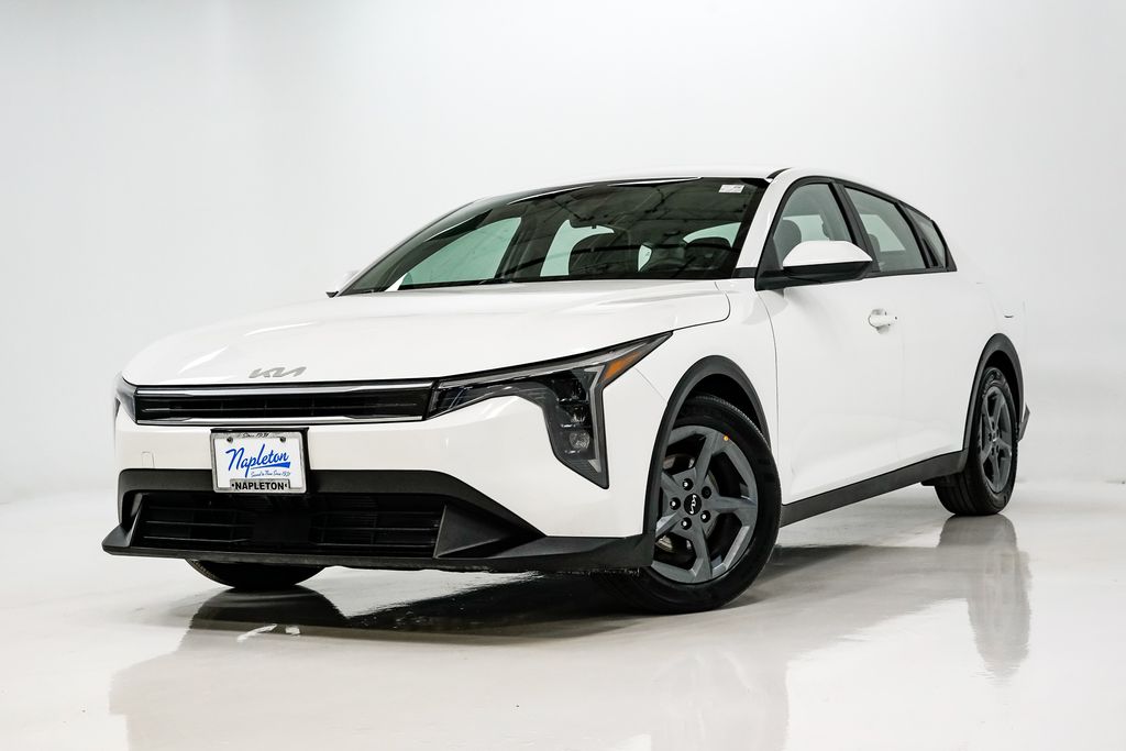 2025 Kia K4 LXS FWD