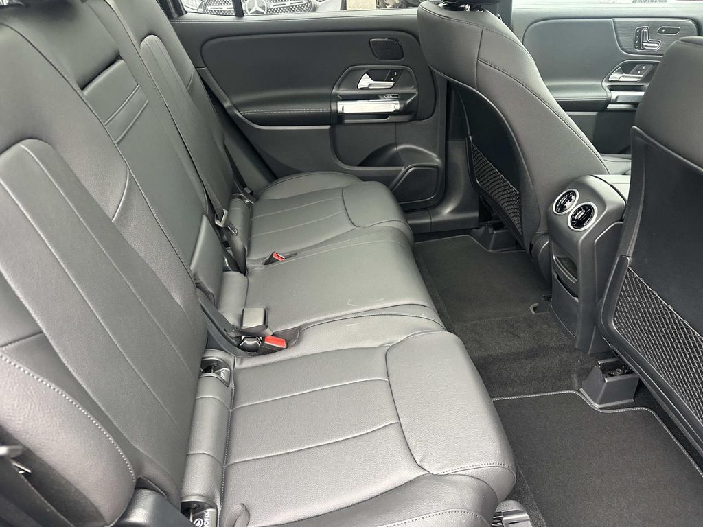 Thumbnail: 2026 Mercedes-Benz GLB - 17