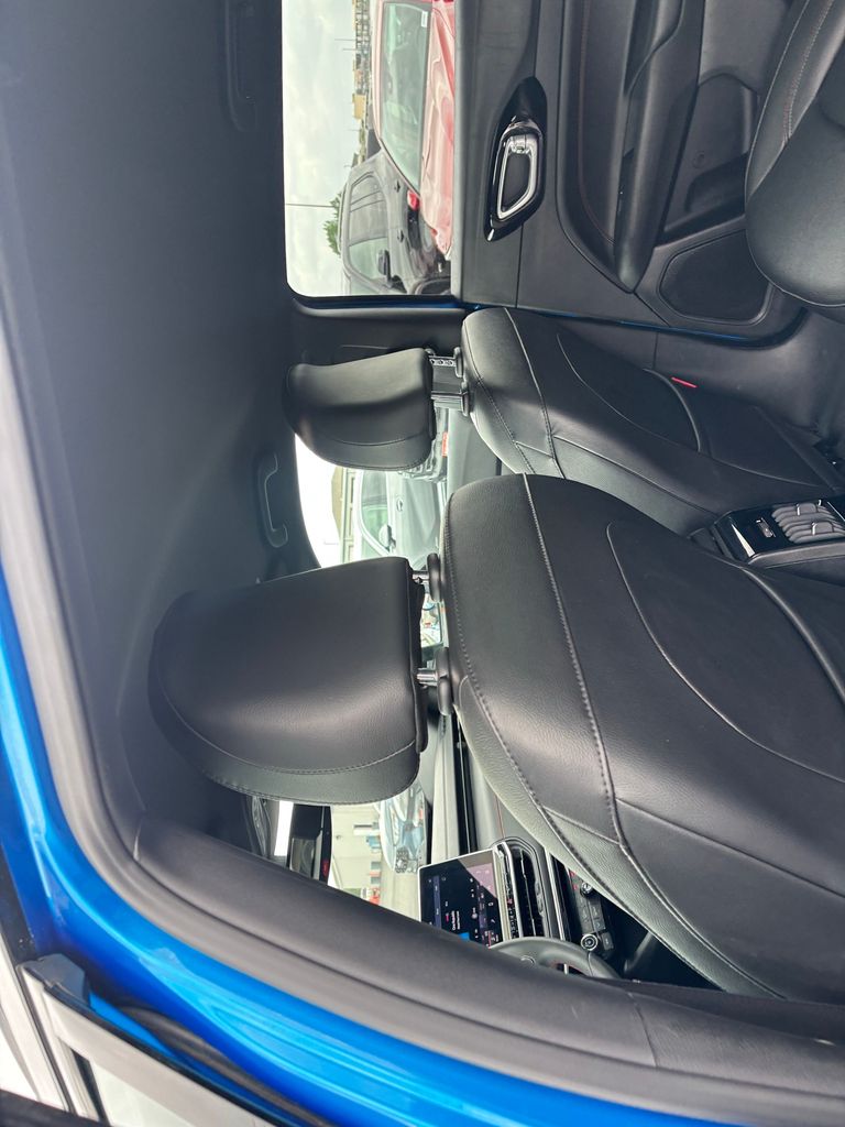 Used Car 2025 Jeep Compass  Trailhawk For Sale Under $30,000 In Austin, Texas