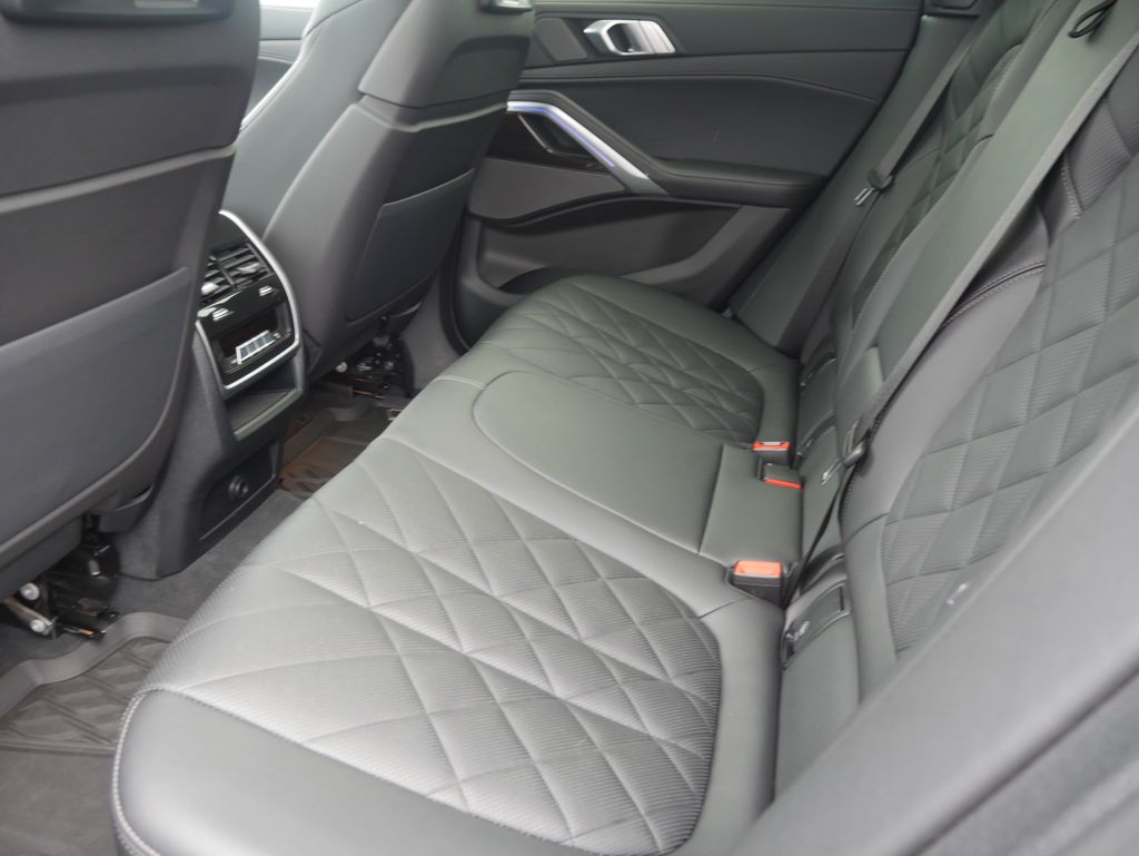 Thumbnail: 2023 BMW X6 - 21