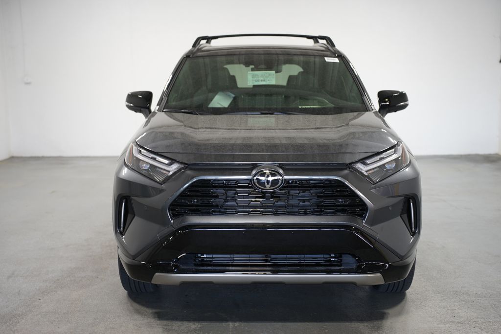 2025 Toyota RAV4 XSE 2