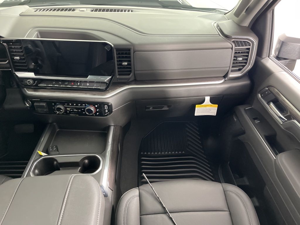 Thumbnail: 2026 Chevrolet Silverado 2500 - 18
