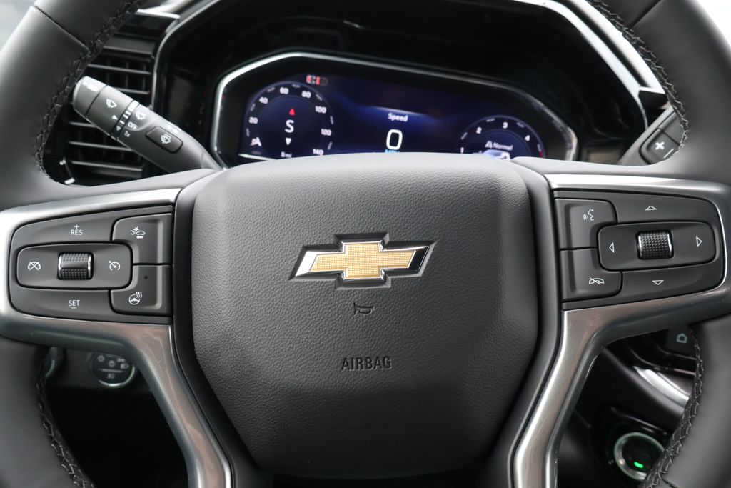 2025 Chevrolet Silverado 3500 LTZ 23