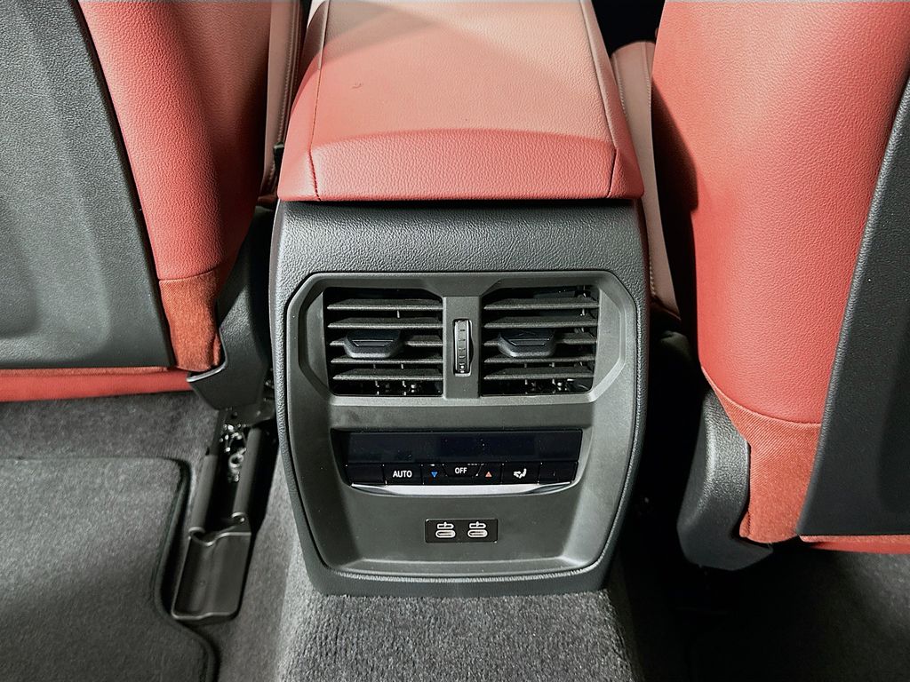 Thumbnail: 2025 BMW i4 - 18