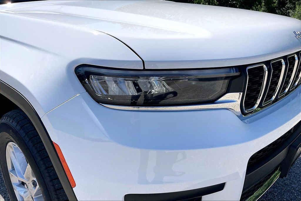 New 2026 Jeep Grand Cherokee L Laredo 4D Sport Utility