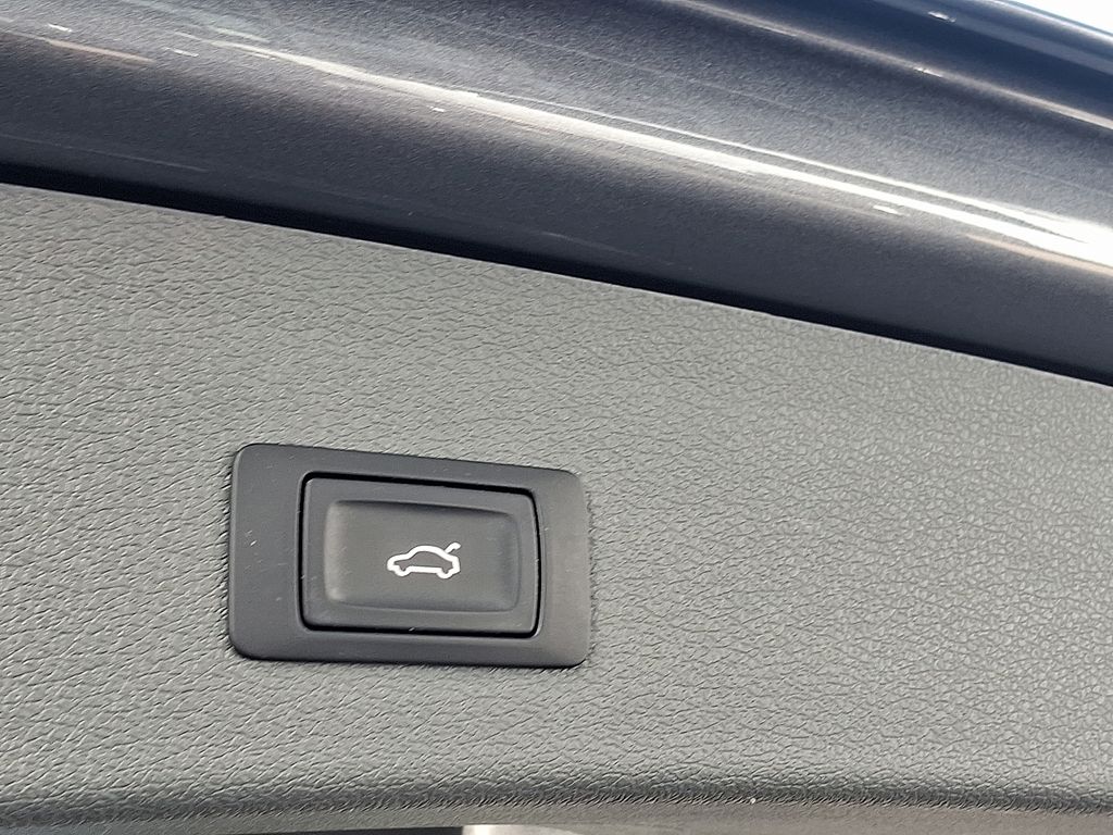 Thumbnail: 2013 Audi Q5 - 30