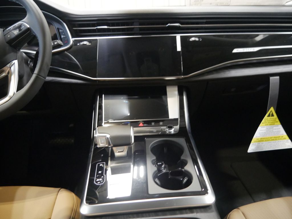 Thumbnail: 2026 Audi Q8 - 24