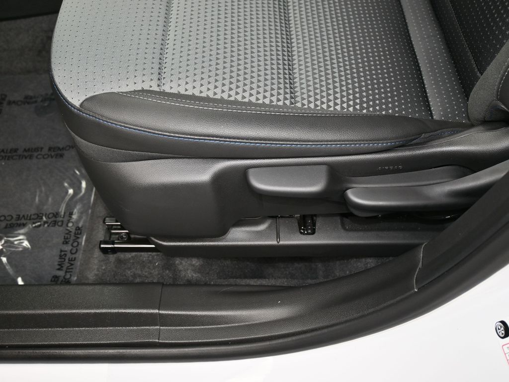 Used 2025 Summit White Chevrolet LT image 15