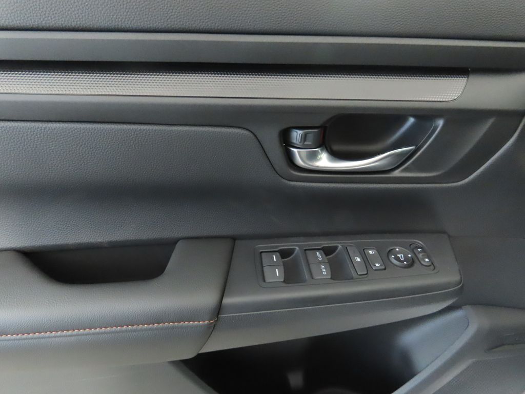 2025 Honda CR-V Sport 23