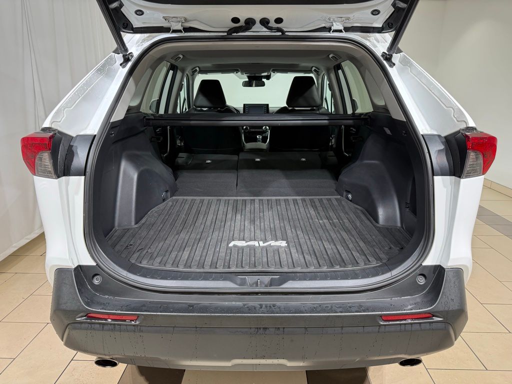 Thumbnail: 2019 Toyota RAV4 - 12