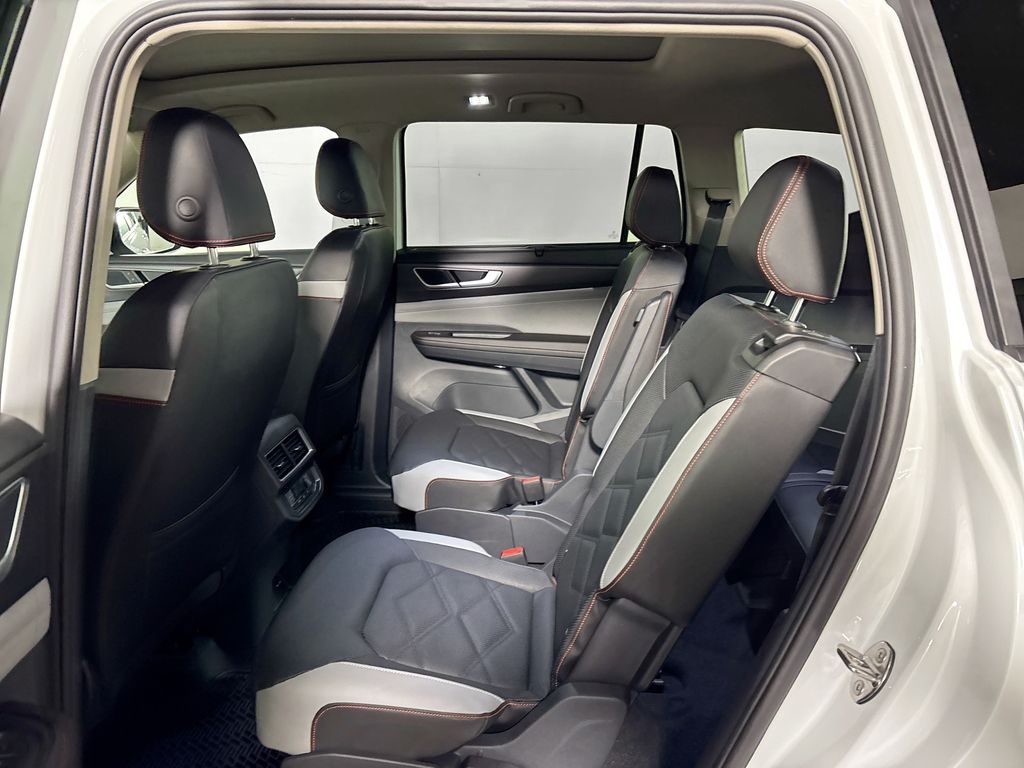 2026 Volkswagen Atlas 2.0T Peak Edition