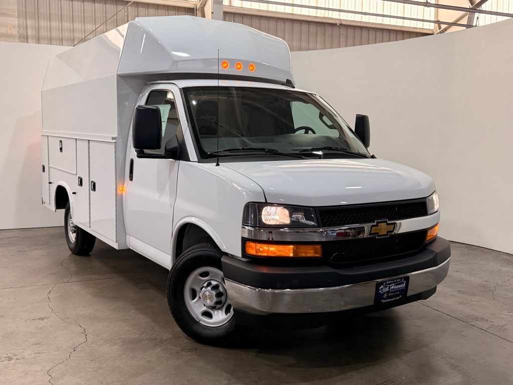 2025 Chevrolet Express 3500 Work Van