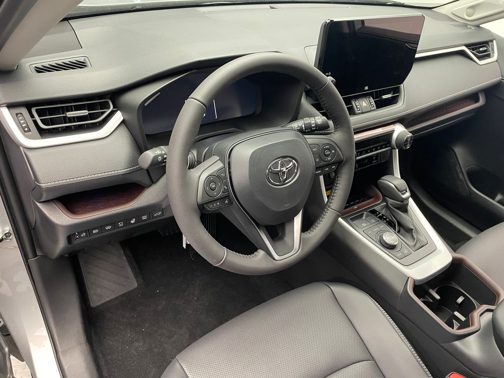 Thumbnail: 2025 Toyota RAV4 - 12