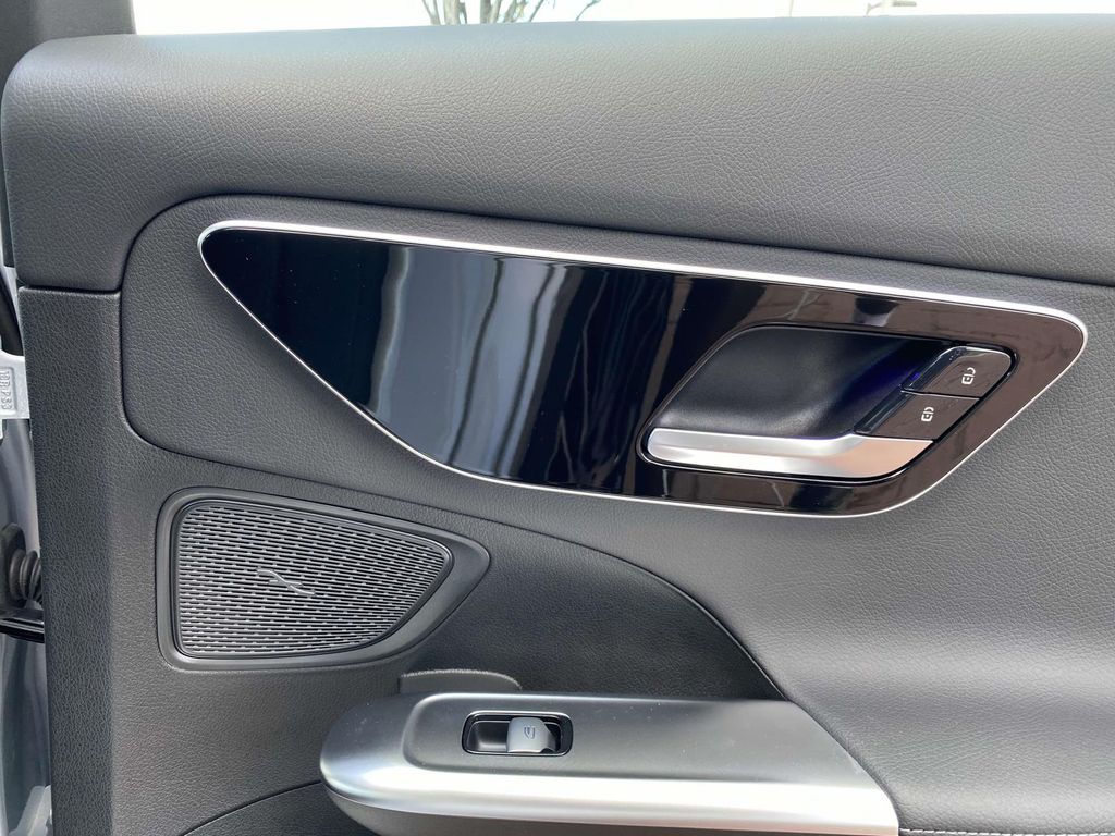 Thumbnail: 2024 Mercedes-Benz C-Class - 13