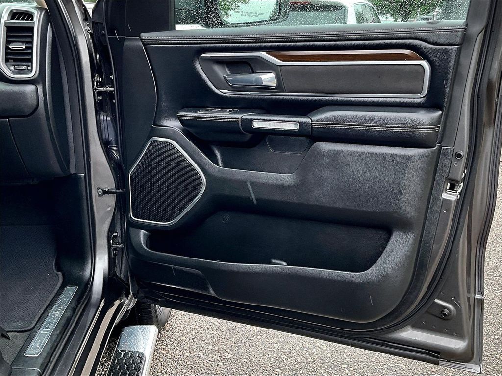 2021 Ram 1500 — photo 11