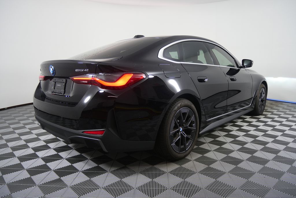 Thumbnail: 2025 BMW i4 - 3