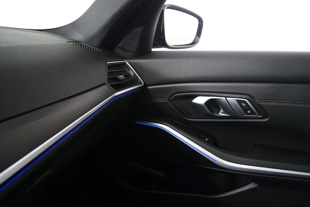 Thumbnail: 2022 BMW 3 Series - 27