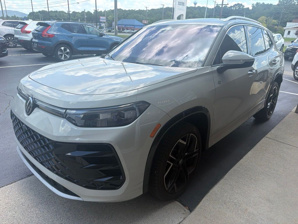 Sandstone 2026 Volkswagen Tiguan SUV / Crossover All-Wheel Drive 8-Speed Automatic