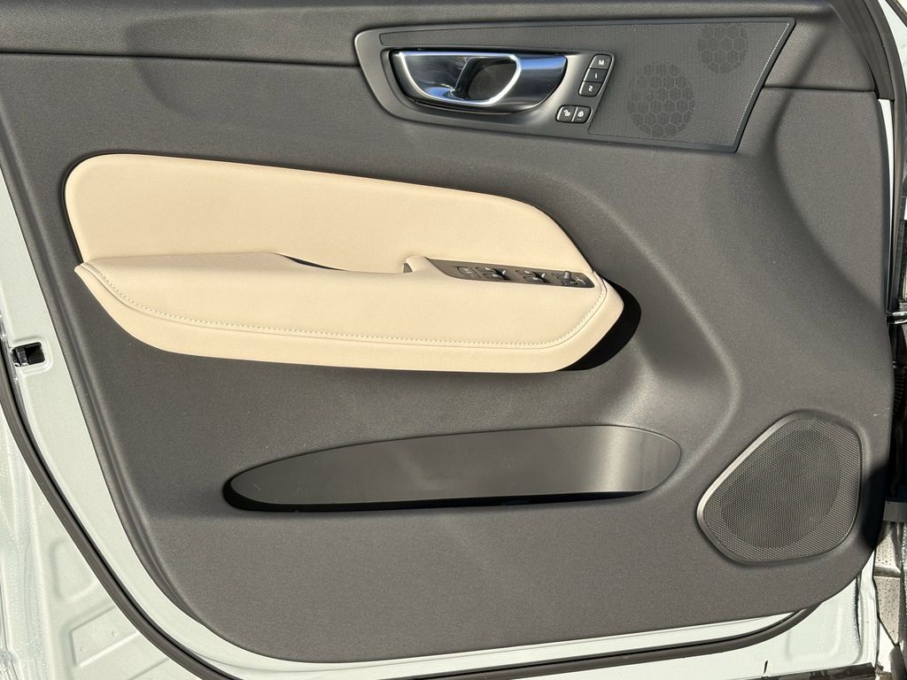 New 2026 Vapour Gray Volvo B5 Plus image 10