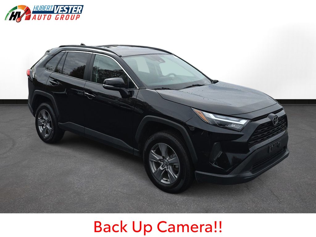 2024 Toyota RAV4 XLE photo 4