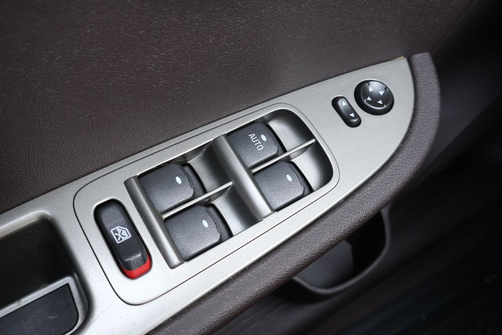 Thumbnail: 2012 Chevrolet Malibu - 31