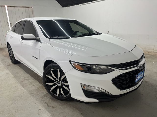 Summit White 2025 Chevrolet Malibu RS FWD Sedan Front-Wheel Drive Continuously Variable Transmission