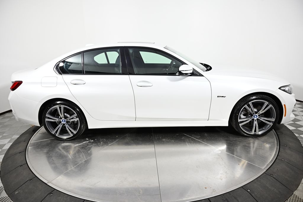 Thumbnail: 2023 BMW 3 Series - 6