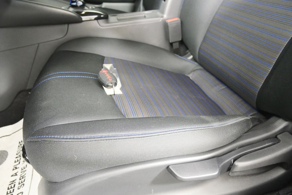 Thumbnail: 2022 Nissan Leaf - 9