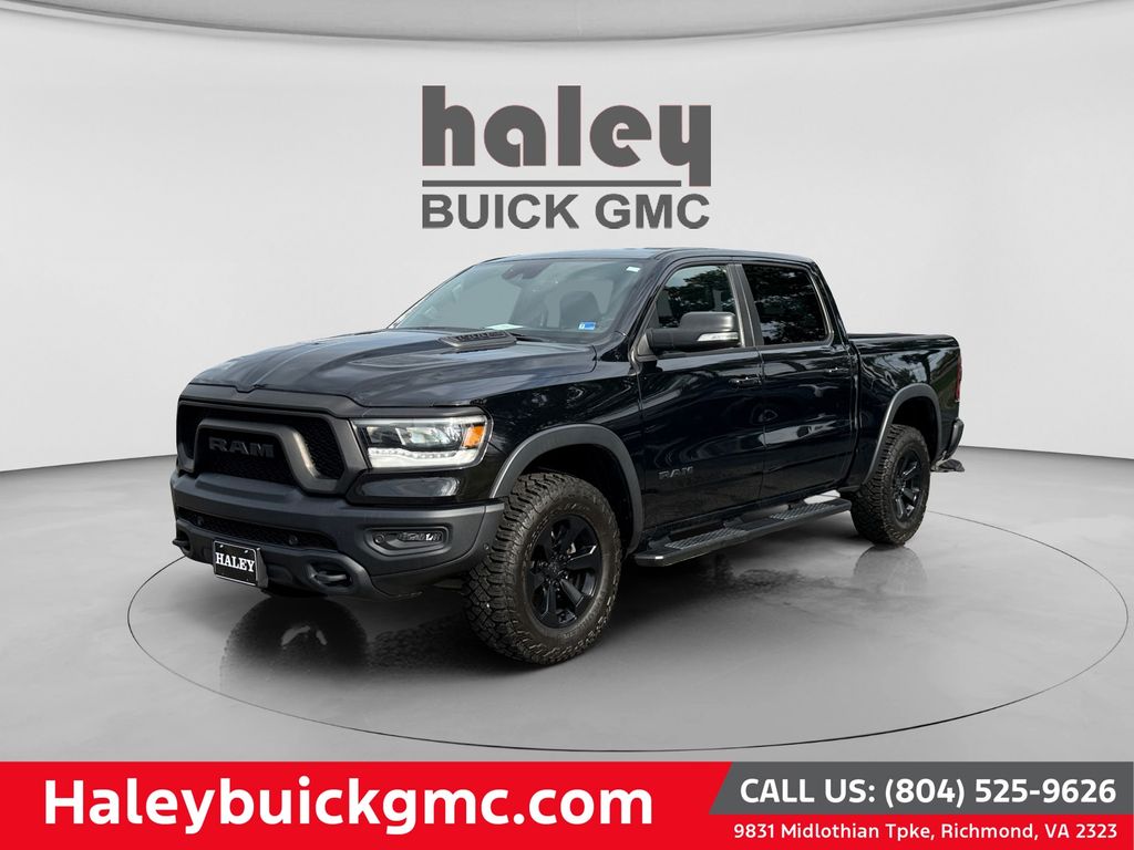 Diamond Black Crystal Pearlcoat 2020 RAM 1500 Pickup Truck Four-Wheel Drive 8-Speed Automatic