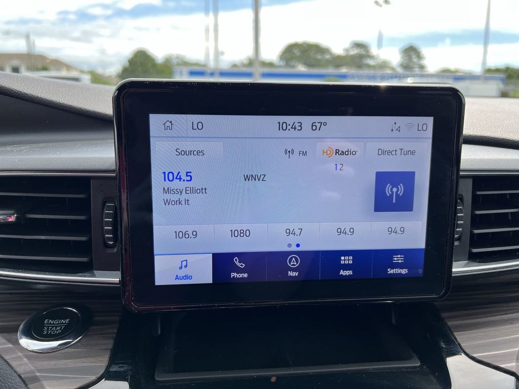 2023 Ford Explorer Limited photo