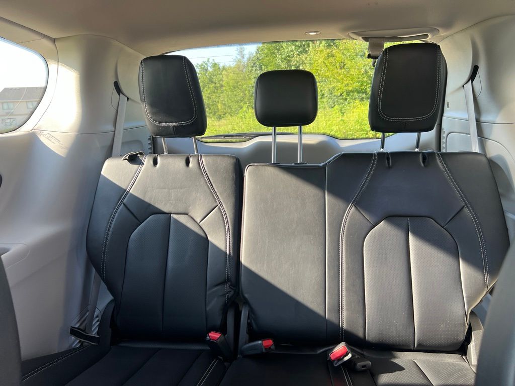 Used 2023 Chrysler Pacifica Van