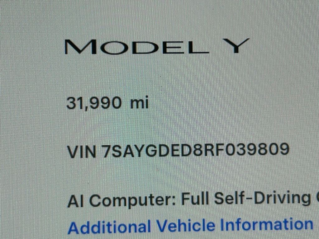 Used 2024  Tesla  image 41