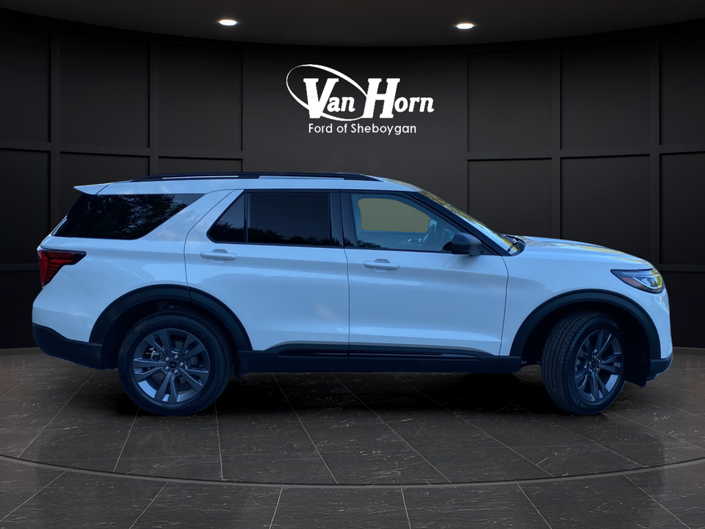 New 2026 Star White Metallic Tri-Coat Ford Active image 8