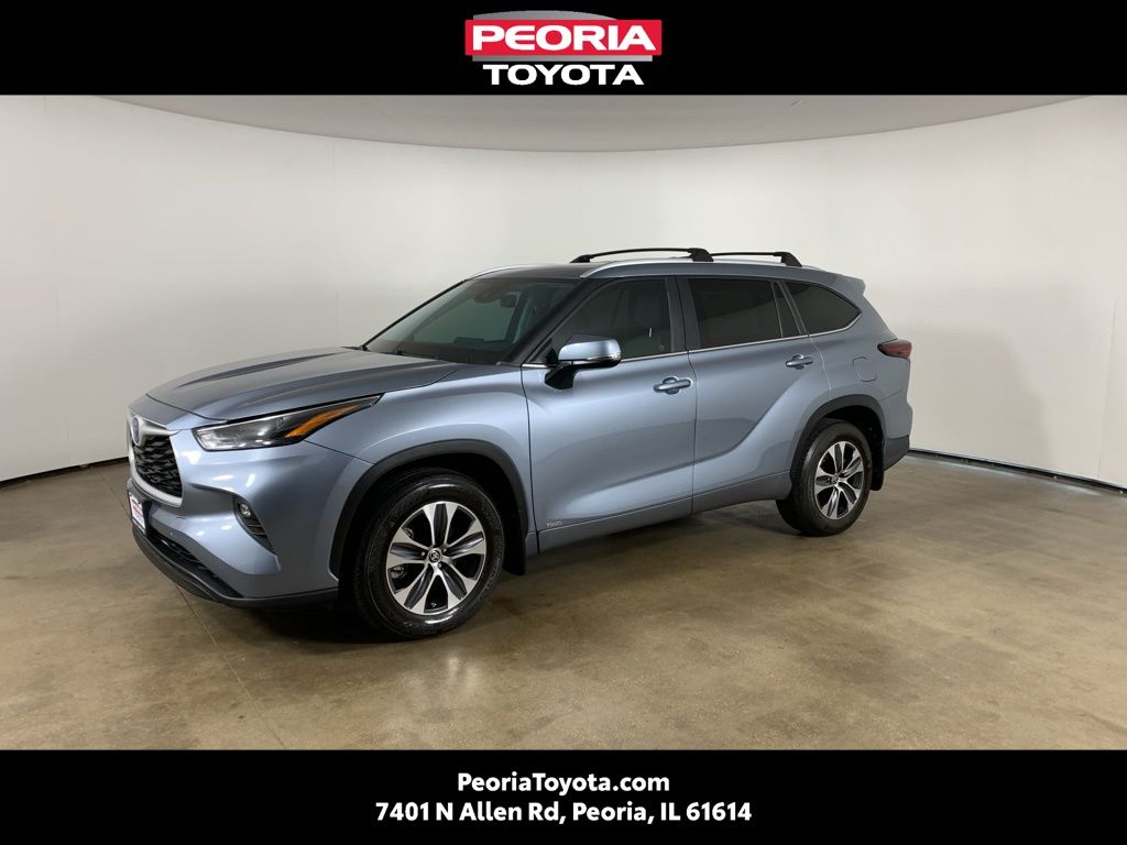 Moon Dust 2024 Toyota Highlander Hybrid SUV / Crossover All-Wheel Drive Continuously Variable Transmission
