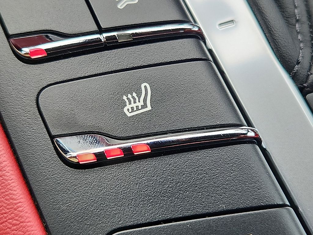 Thumbnail: 2015 Porsche Macan - 24