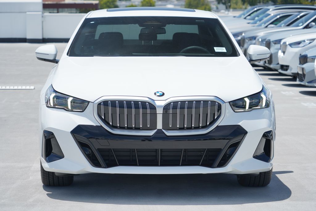 Thumbnail: 2026 BMW 5 Series - 2
