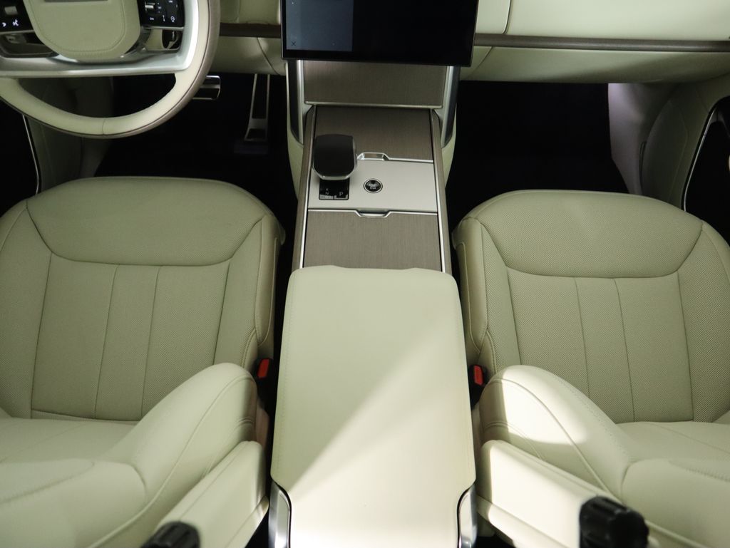 Thumbnail: 2025 Land Rover Range Rover - 16