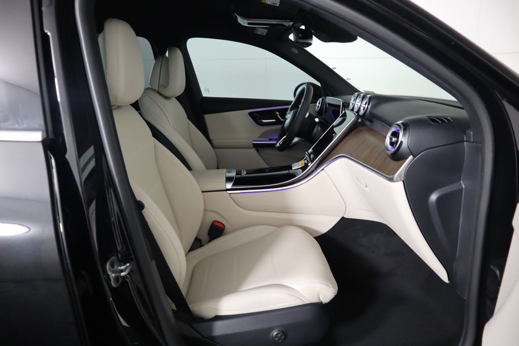 2025 Mercedes-Benz GLC 350 22